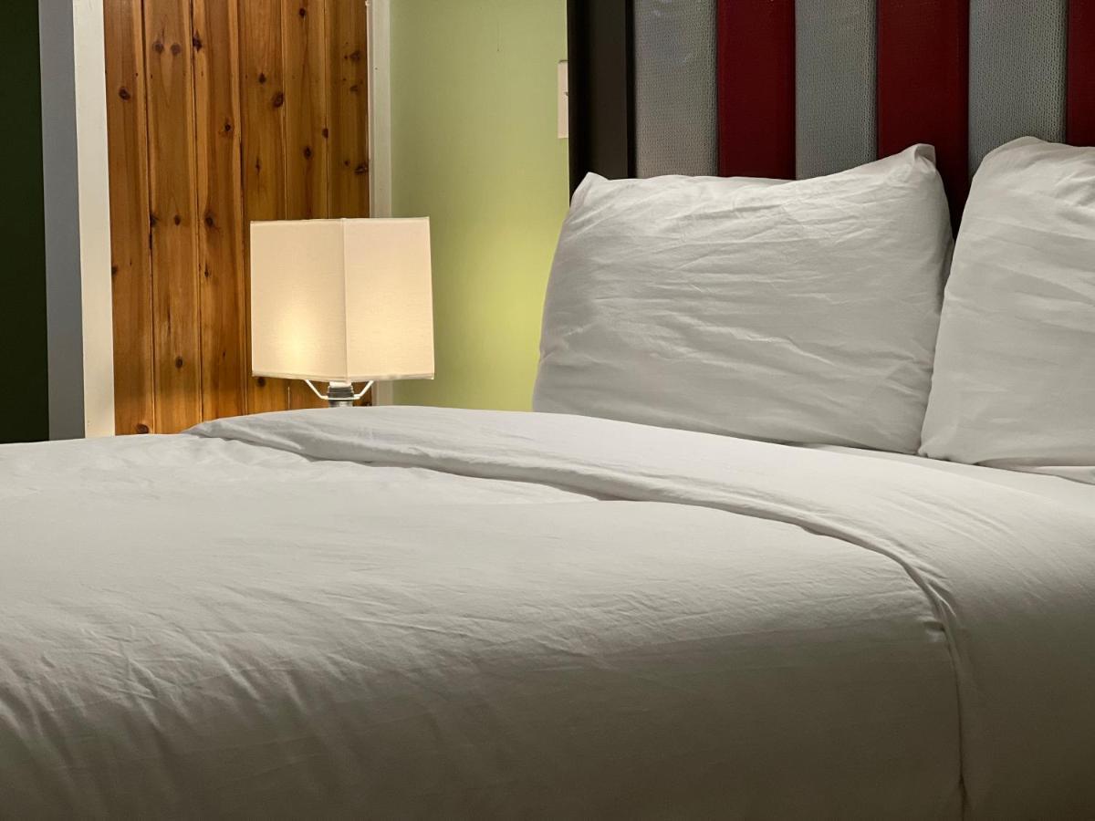 Chateau Suites Норристаун Экстерьер фото