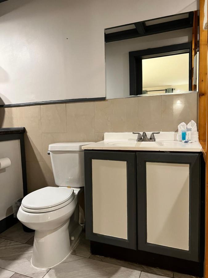 Chateau Suites Норристаун Экстерьер фото
